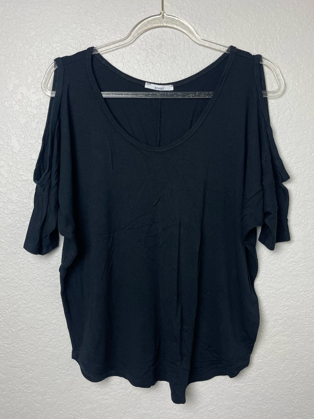 Acemi Black Cold-Shoulder Scoop Neck Tee Size S
